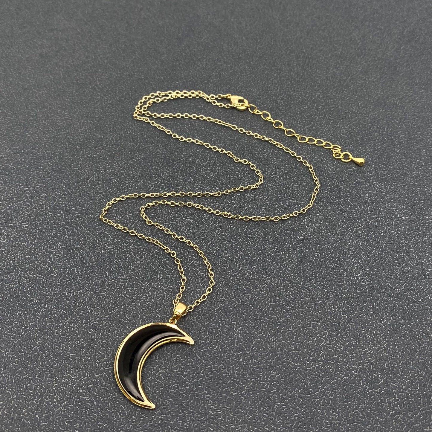 Dried Flower Floral Black Moon Charm Necklace - PDF/MS